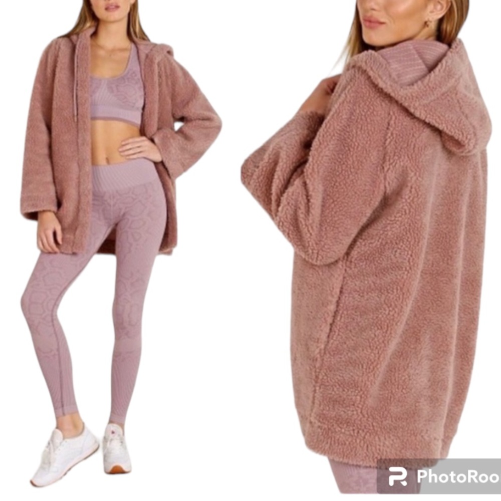 Varley Cowan Sherpa Muted pink Oversized Coat Size M/L